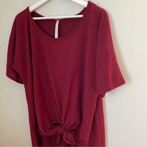 Forgotten Grace Top High Low Tie Front Soft Comfy Short Sleeve Dark Red Casual - Picture 3 of 11